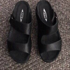 MBT Black Sandals womens Leather Comfort  Size 7.5